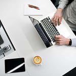 Bridging the Gap Between Theoretical Knowledge and Real-World Application with Online Help